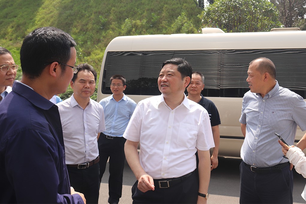 加快發(fā)展，搶占機(jī)遇丨夏建平一行調(diào)研中偉新材料中部產(chǎn)業(yè)基地