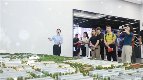 國(guó)際媒體第二波！法新社等11家國(guó)內(nèi)外主流媒體采訪中偉